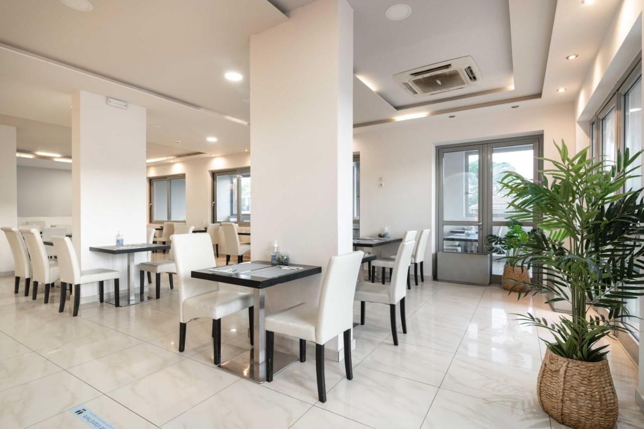 לגאנאס Karras Hotel מראה חיצוני תמונה