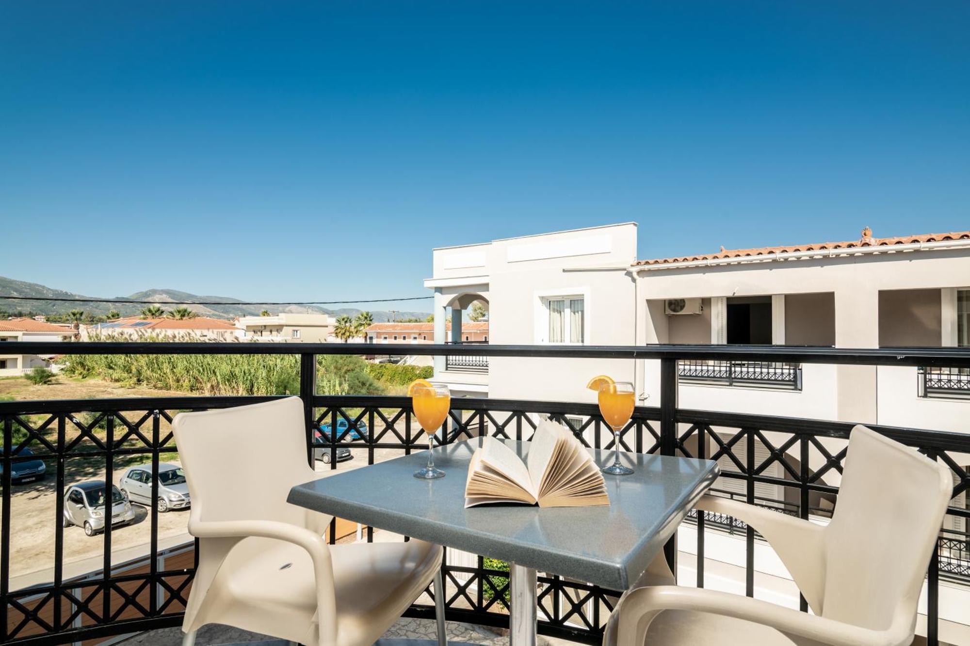 לגאנאס Karras Hotel מראה חיצוני תמונה